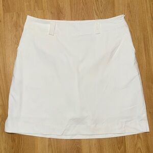 Nike Golf size 10 10  M Women's White Skirt with shorts under them